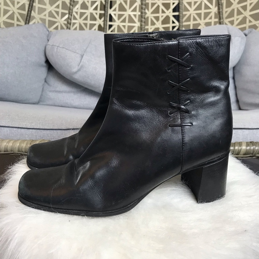 ❗️RESERVED❗Villager Leather Short Boots - Black - Picture 3 of 7